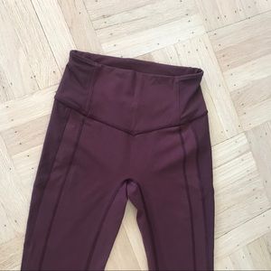 Lululemon Capri Plum Leggings Size 6